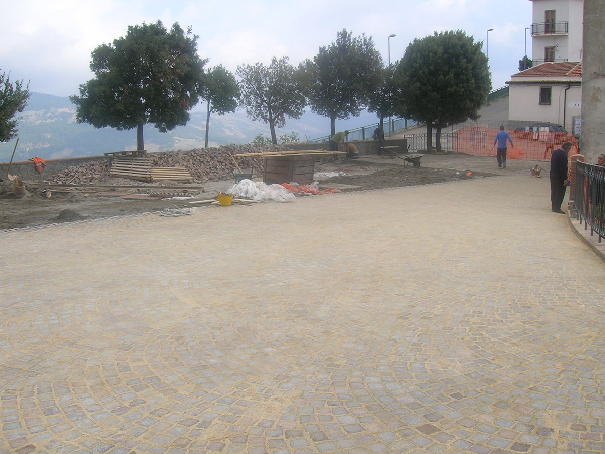 Lavori di pavimentazione pubblica Albidona Cosenza 1
