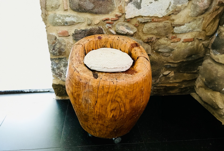 seduta in legno di pino 2009